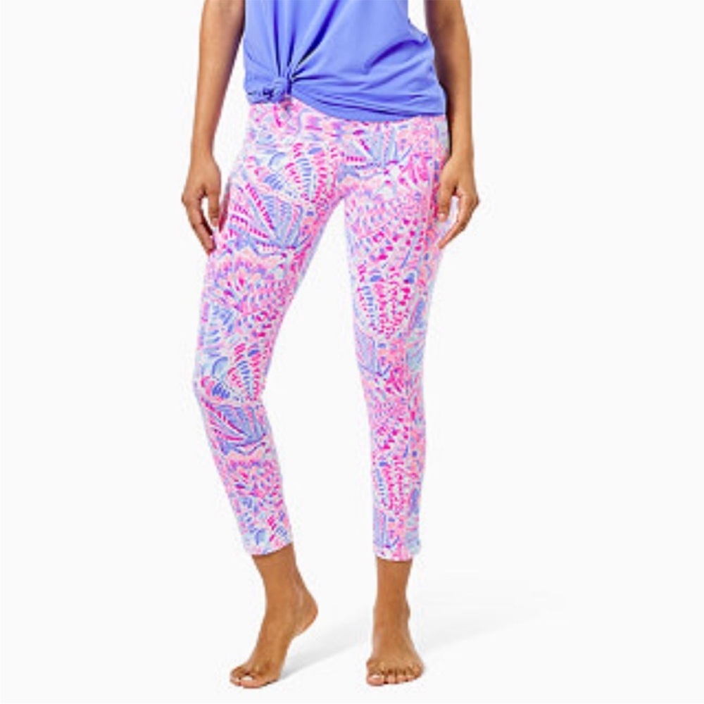 Lily Pulitzer UPF 50+ Weekender 24” Midi Legging Raz Berry Size Large NWOT